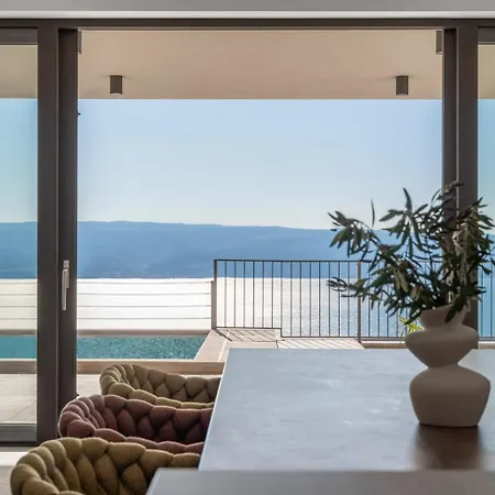 New! Stylish Collina - Stunning Sea Views, Private Pool, Amenities فيلة
