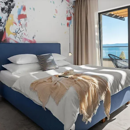 New! Stylish Collina - Stunning Sea Views, Private Pool, Amenities *